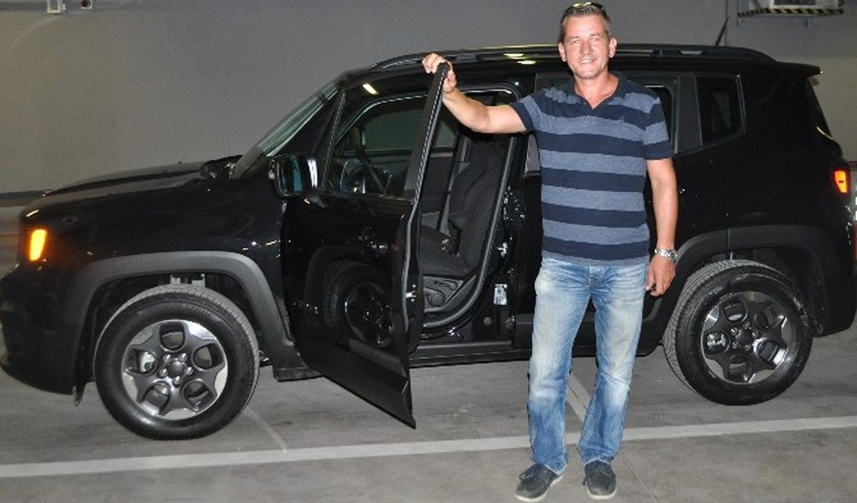 125 TL\'lik Alışveriş Yaptı, Son Model Jeep\'i Kaptı