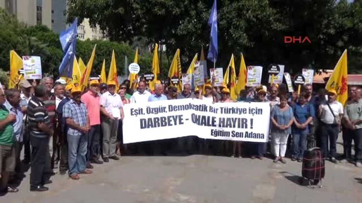 Adana - Öğretmenlerden Darbe ve Ohal Protestosu