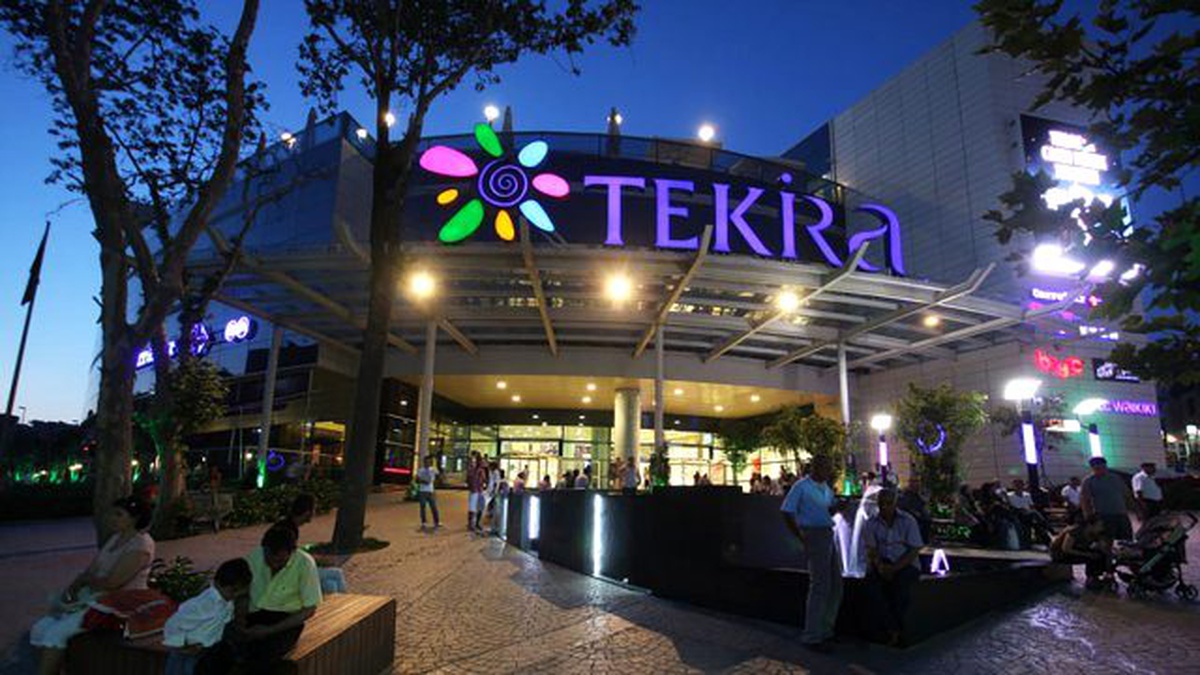 Ak Partili Meclis Üyeleri Köprübaşı Meydanına "15 Temmuz Demokrasi Şehitleri Meydanı" İsmi...