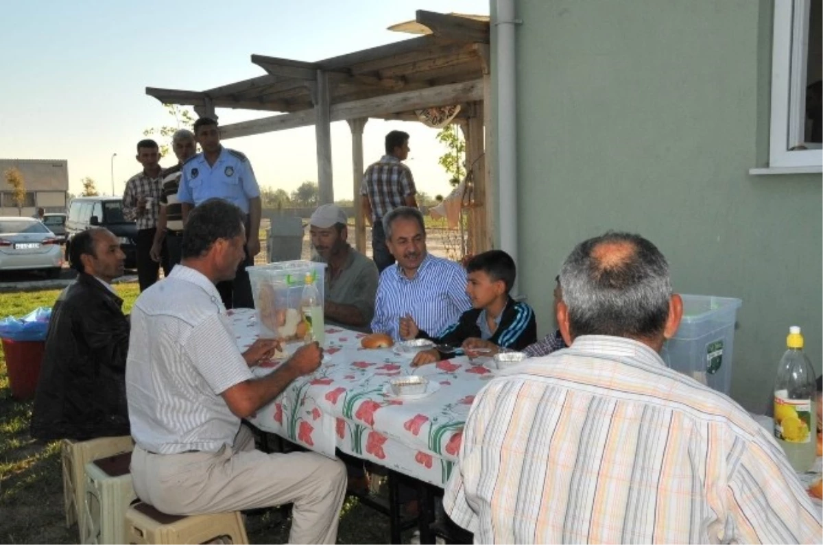 Akşehir Belediyesi\'nden Hayvan Pazarında Ücretsiz Çorba ve Çay İkramı