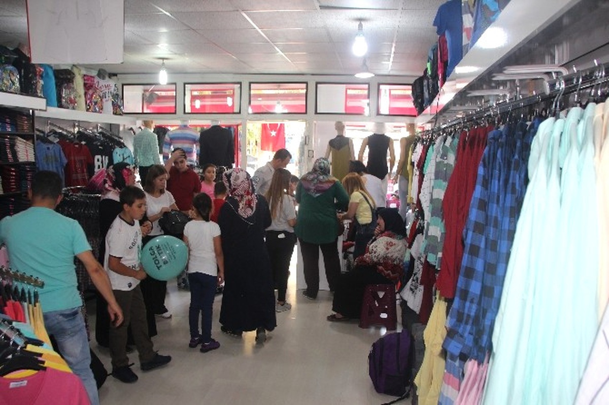 Bayram ve Okulların Açılması Aynı Aya Gelince Veliler Perişan Oldu