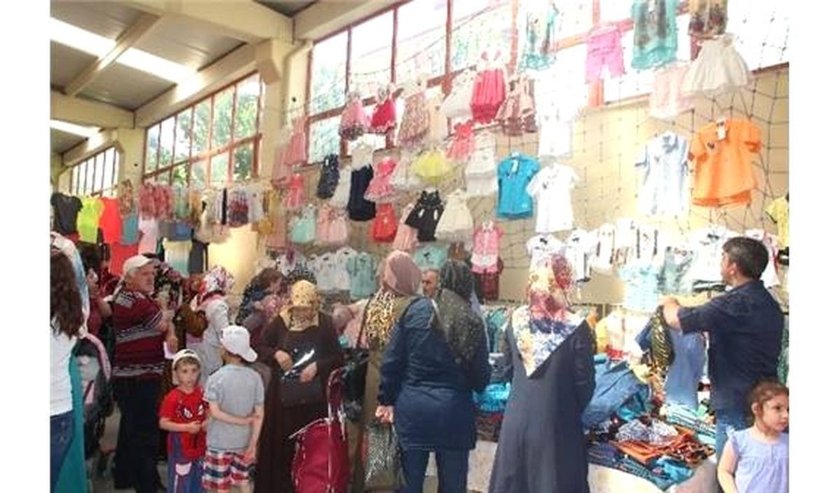 Bilecik\'te Bayram Öncesi Giyim Pazarı Doldu Taştı