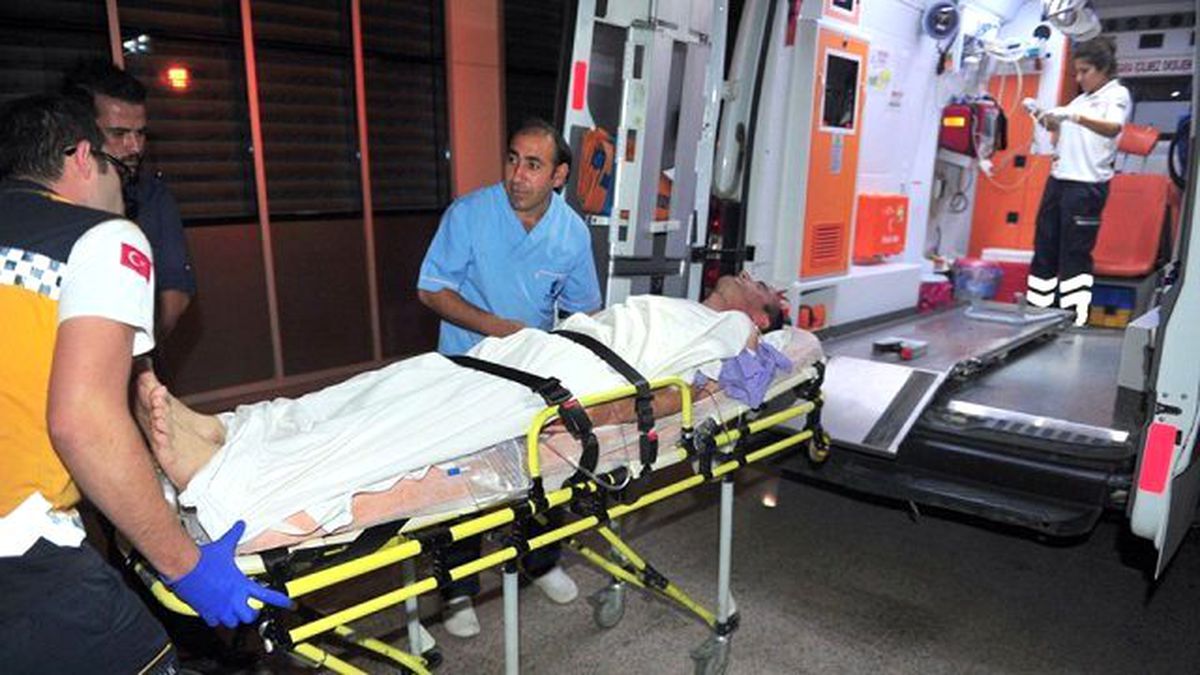 Bindiği Taksinin Şoförünü Bıçakladı