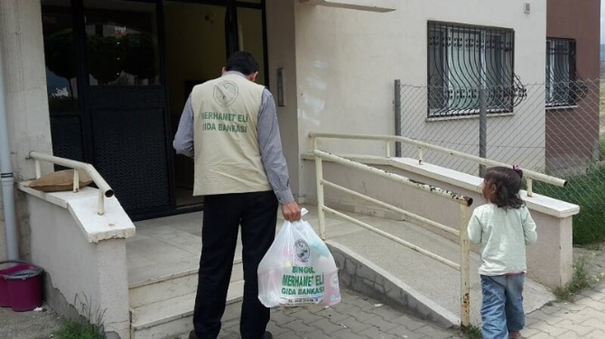 Bingöl\'de 139 Aileye Gıda Yardımı