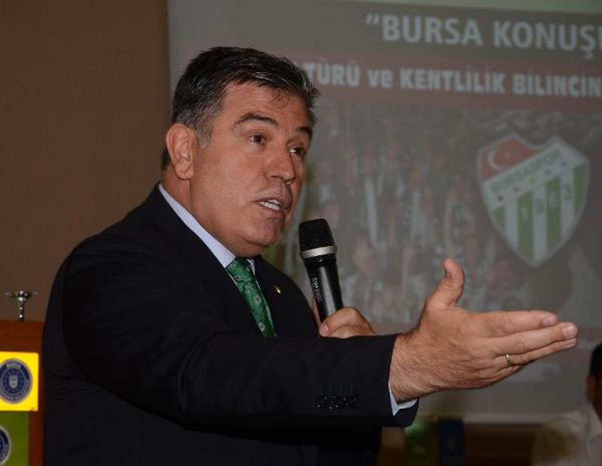 Bursaspor 2\'nci Başkanı Ademoğlu: Fenerbahçe\'yi Yenip Taraftara Bayram Hediyesi Vermek İstiyoruz