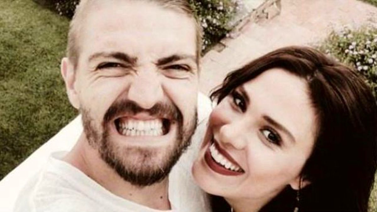 Caner Erkin ile Şükran Ovalı İlk Kez El Ele Görüntülendi