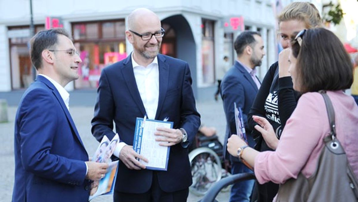 Cdu Genel Sekreteri, Türk Adaya Oy İstedi