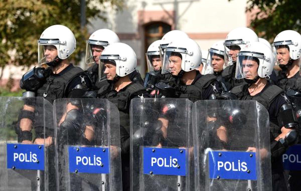Çevik Kuvvet\'te Ukraynalı Polislere Toplumsal Olaylara Müdahale Eğitimi
