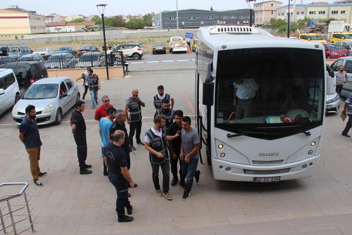 Edirne\'de 11 Polis ve 5 Asker Fetö\'den Gözaltına Alındı