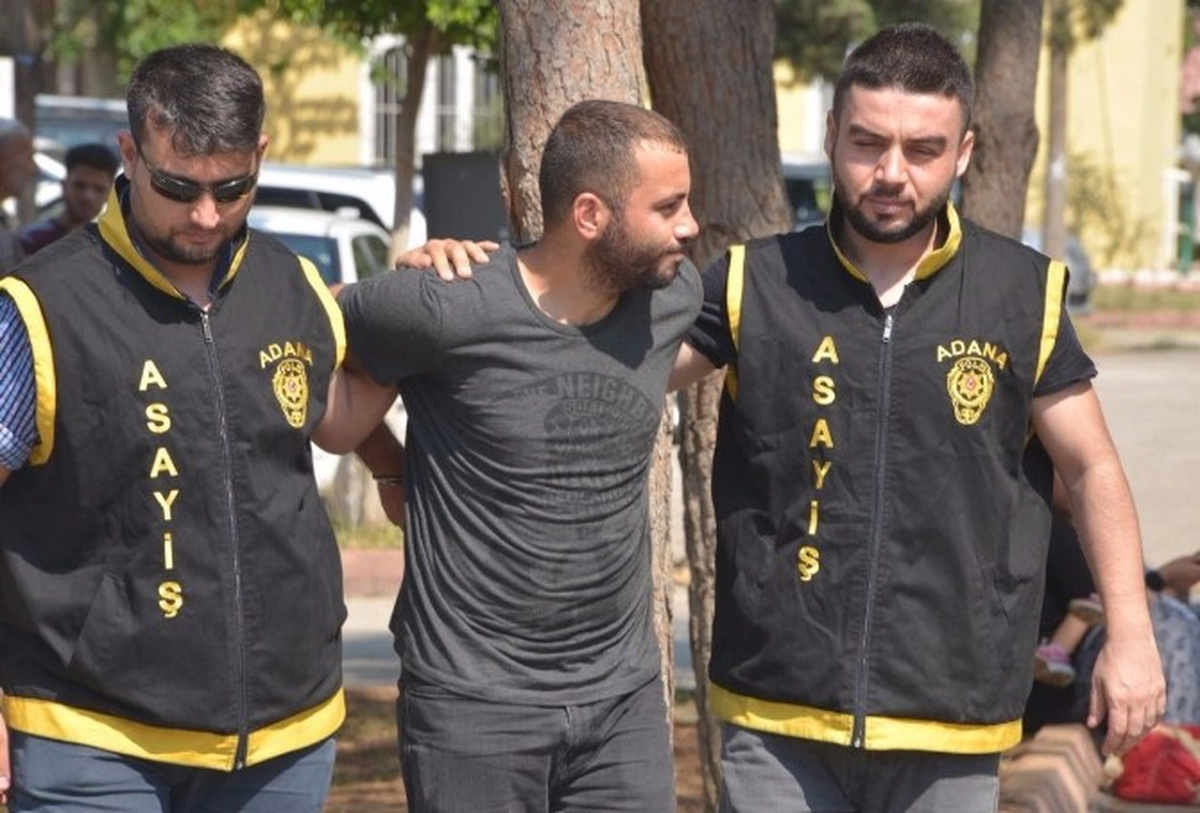 Evini Soyduğu Vatandaşın Kimliğiyle Polisi Kandırmaya Çalıştı