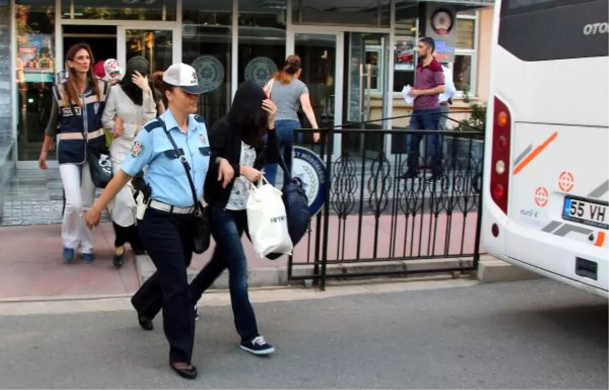 Fetö Operasyonunda Gözaltına Alınan 53 Sağlıkçı Adliyede