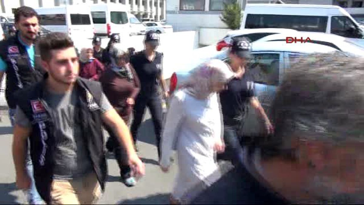 Fetö Operasyonunda Gözaltına Alınan "Abla"Lar Adliyeye Sevkedildi