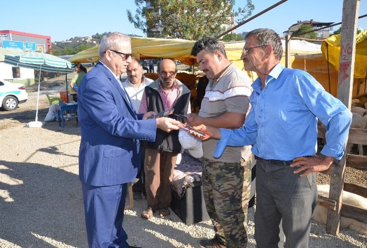 Giresun\'da Polisten Kurban Pazarında Sahte Para Uyarısı