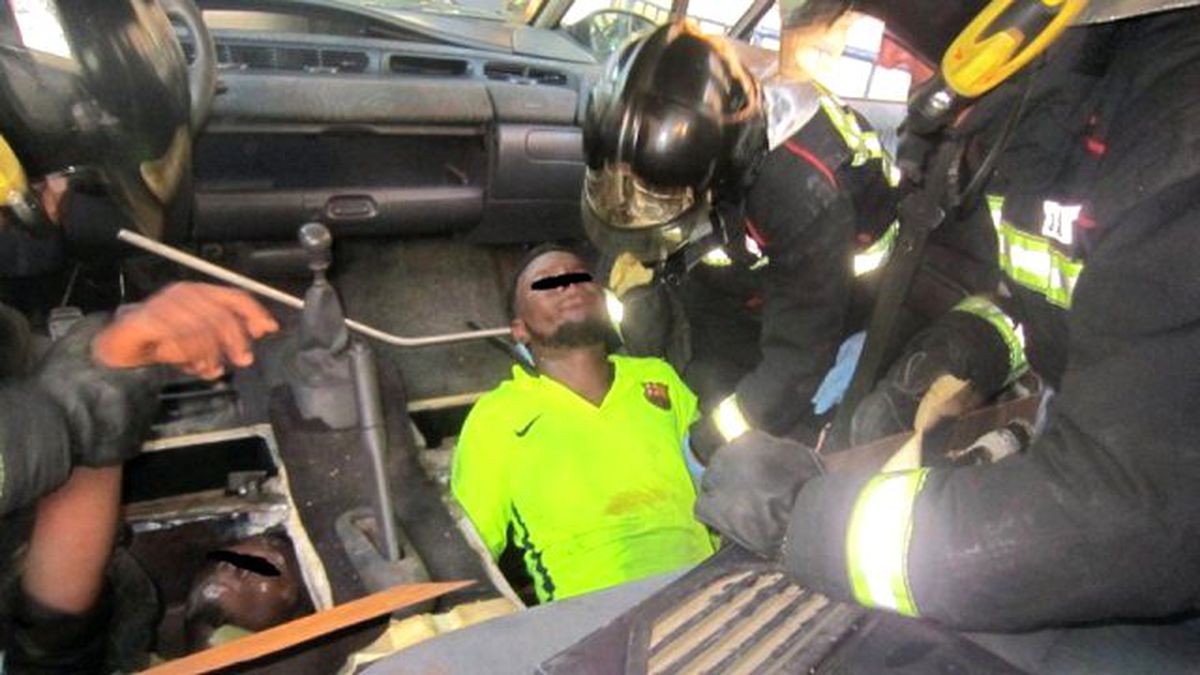 Göçmenler Aracın İçine Gizlenmiş Halde Bulundu