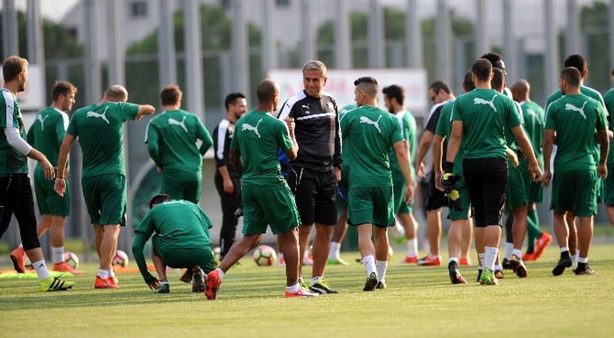 Hamzaoğlu Fenerbahçe Maçına Oyuncularını Bu Sözlerle Hazırlıyor