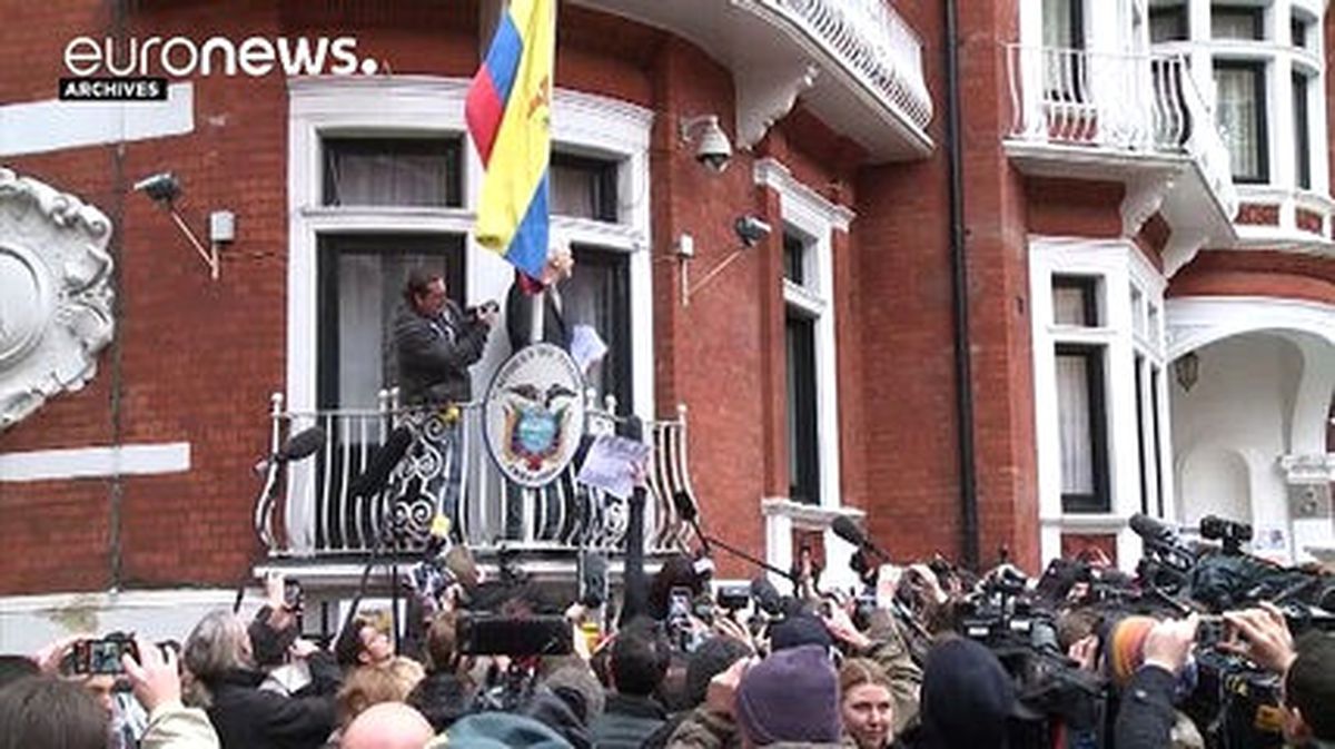 İsveçli Uzmanlar Assange ile Görüşme Tarihi Bekliyor