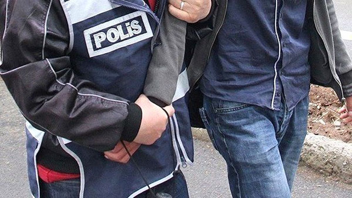 İzmir\'de Fuhuş Operasyonu