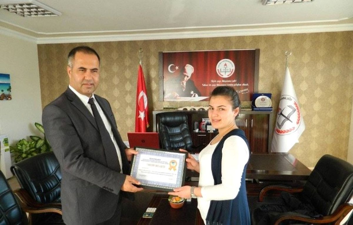 Kadın Sanatçılardan Eğitime Destek