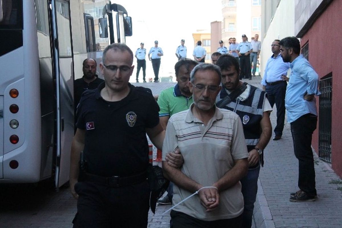 Kayseri\'de \'Bylock\' Kullanıcısı 66 Öğretmen Gözaltına Alındı