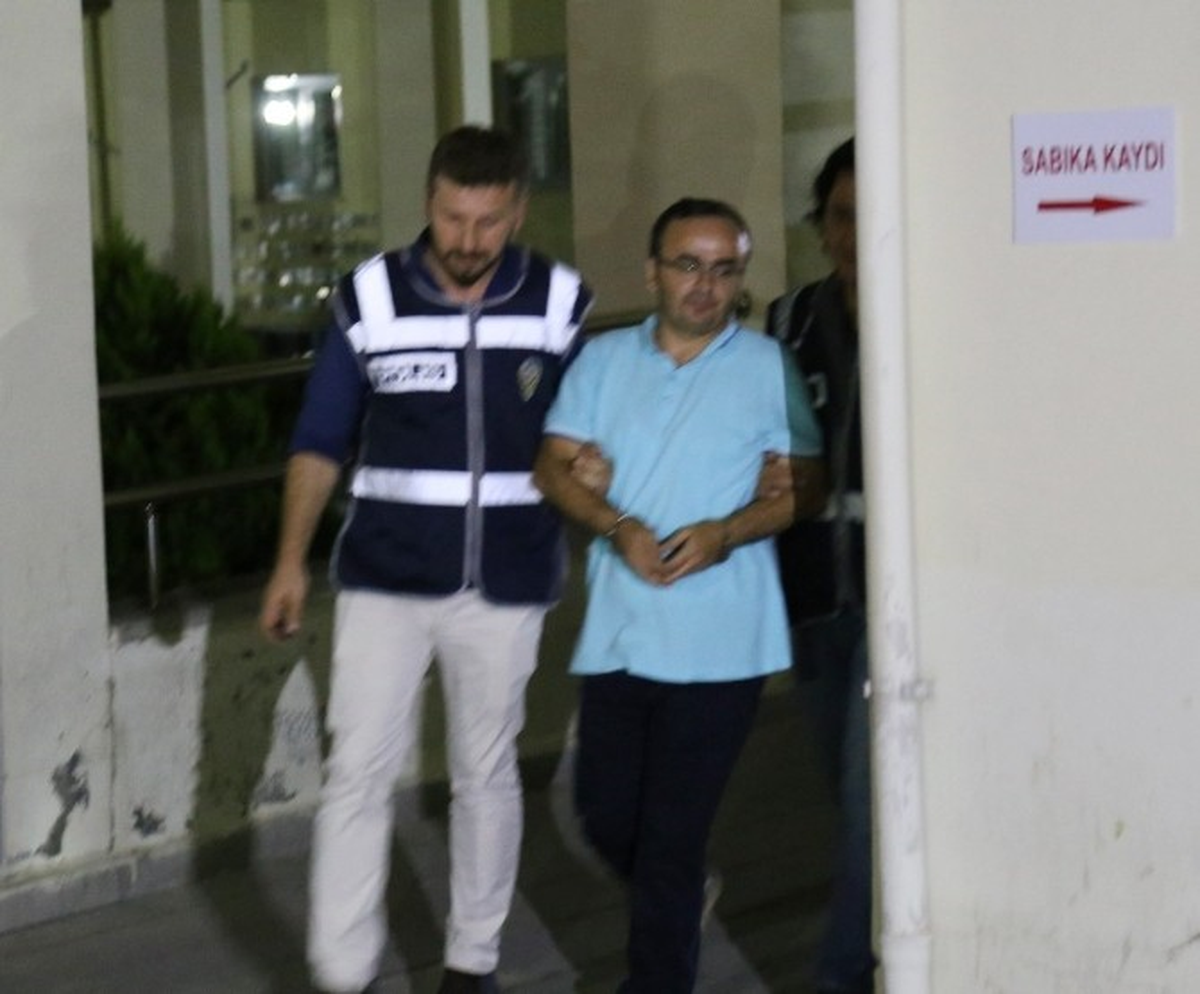 Kck Davasına Bakan Eski Özel Yetkili Hakim Kazım Kahyaoğlu Tutuklandı