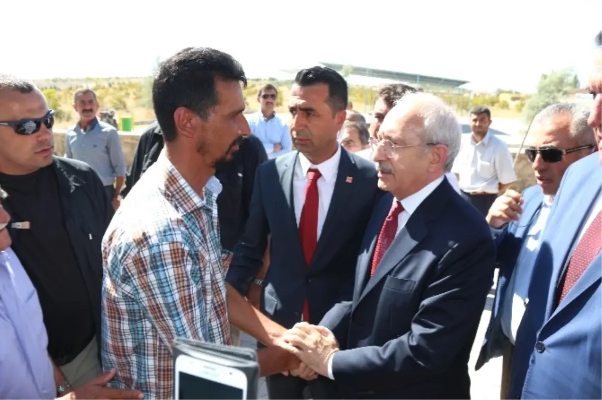 Kemal Kılıçdaroğlu, Ömer Halisdemir\'in Kabrini Ziyaret Etti