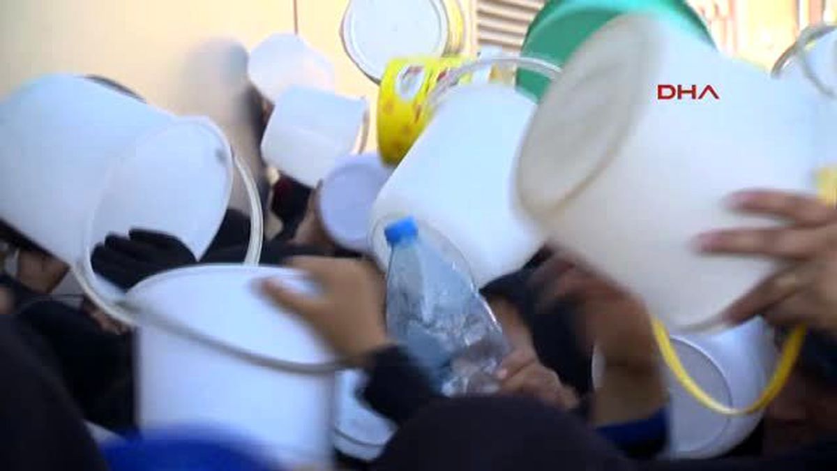 Kilis Cerablus\'ta Sıcak Yemek Dağıtımı Yapılıyor