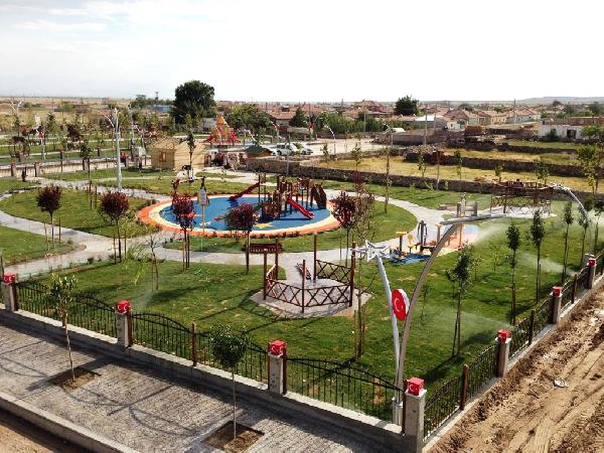 Kocaeli Büyükşehir Belediyesi, Ömer Halisdemir\'in Memleketinde Park Yaptı