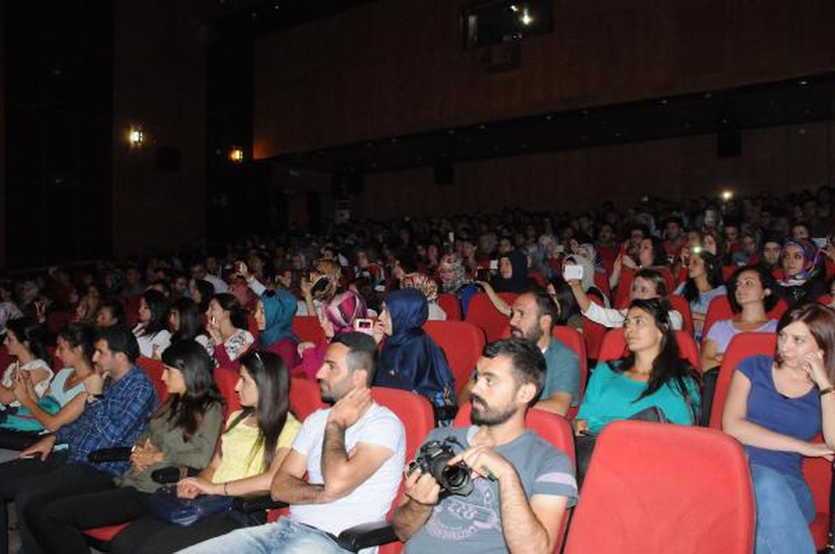 Konservatuar Mezunu Sanatçı Öğretmen, Meslektaşlarını Coşturdu