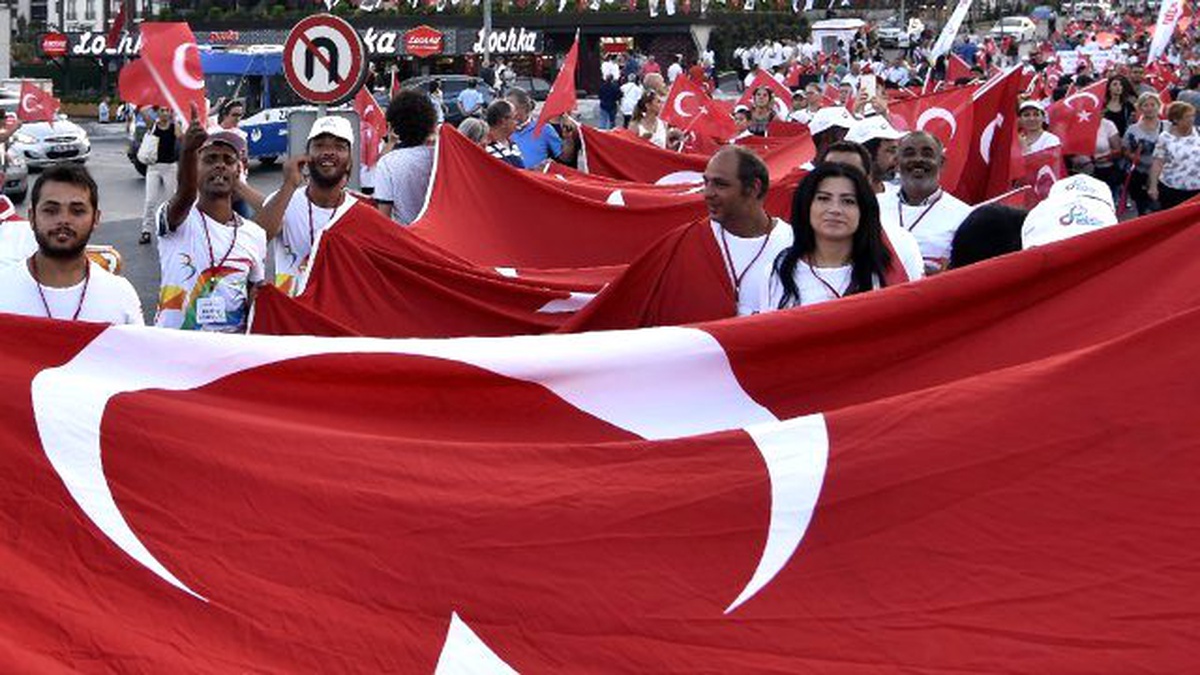 Kortej Fotoğraflarında "COŞKU" Kazandı