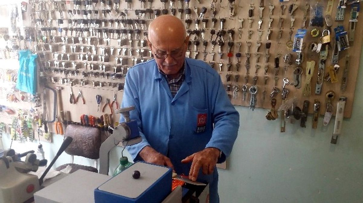 Kurbanlık Bıçaklar Bileniyor