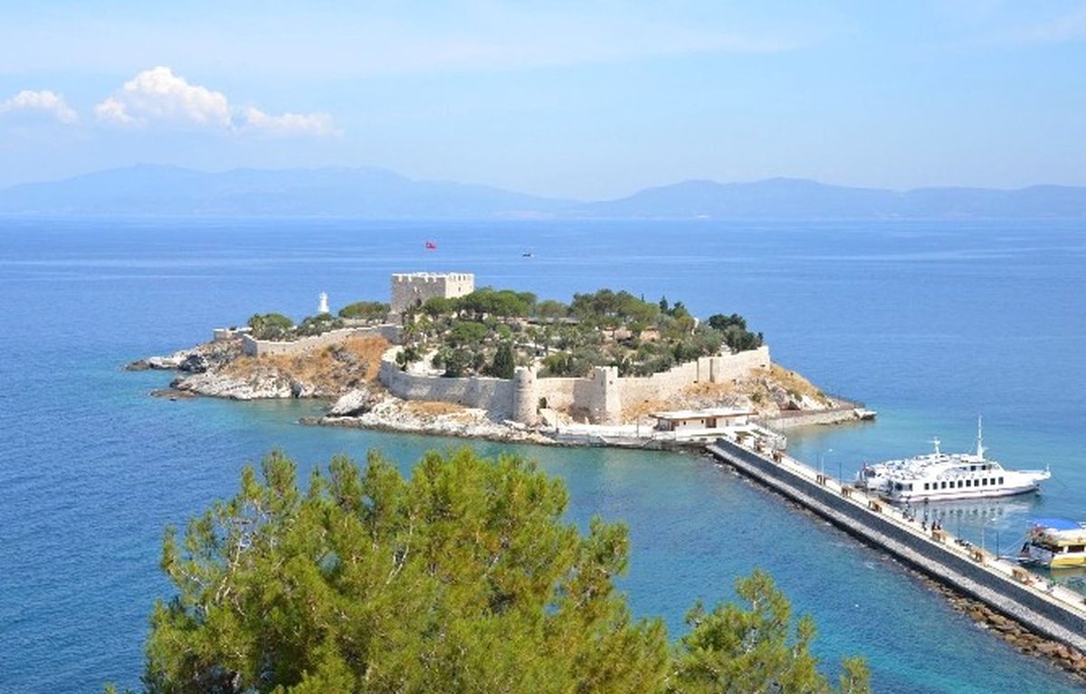 Kuşadası Belediyesi Eski Başkanı Altungün\'den Güvercinada Açıklaması