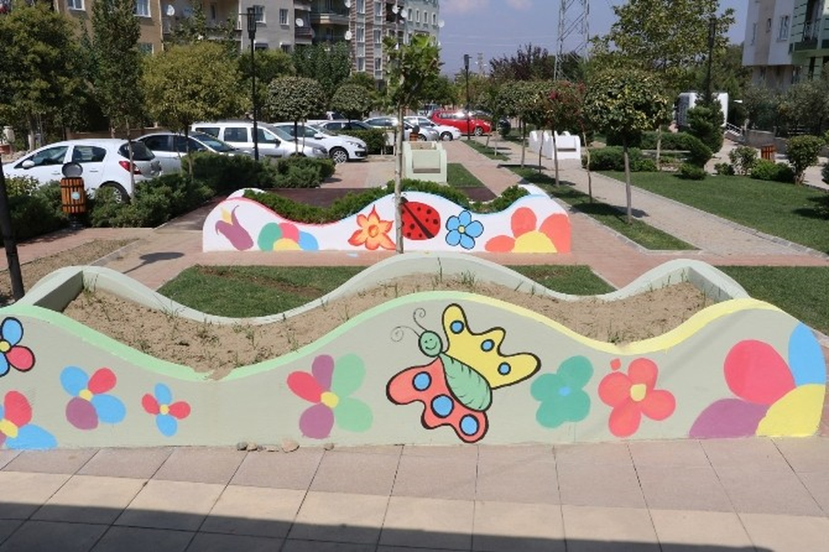 Minik Öğrencilerin Resim Tutkusu