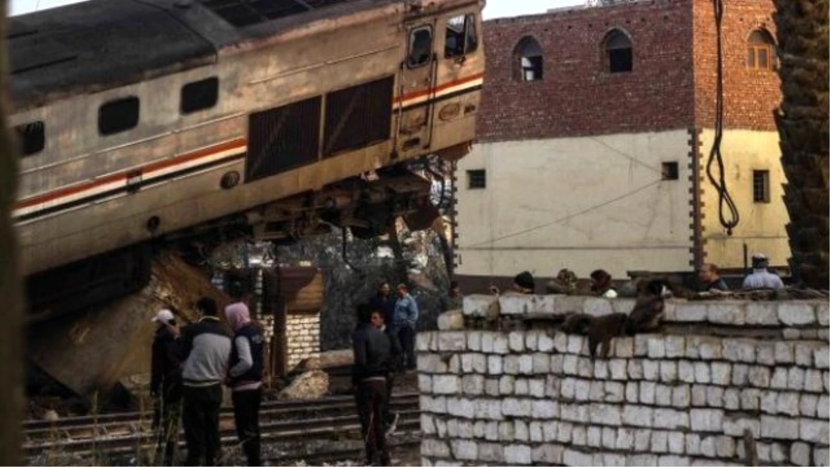 Mısır\'da Tren Kazası: 5 Ölü 27 Yaralı