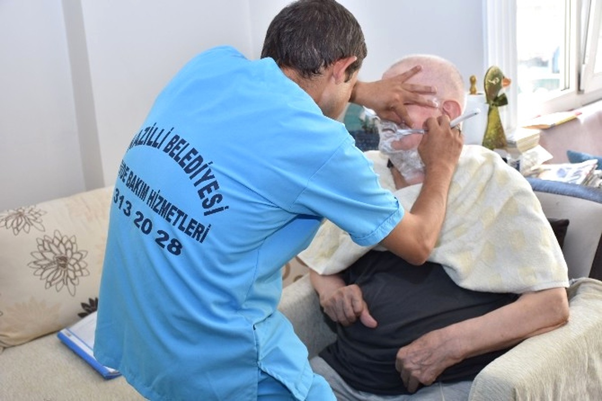 Nazilli Belediyesi, Yaşlıları Bayrama Hazırlıyor