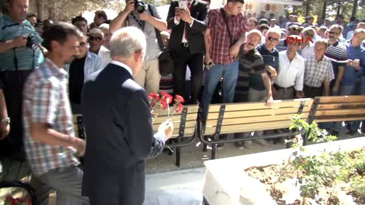 Niğde Kılıçdaroğlu, Şehit Ömer Halisdemir\'in Mezarını Ziyaret Etti