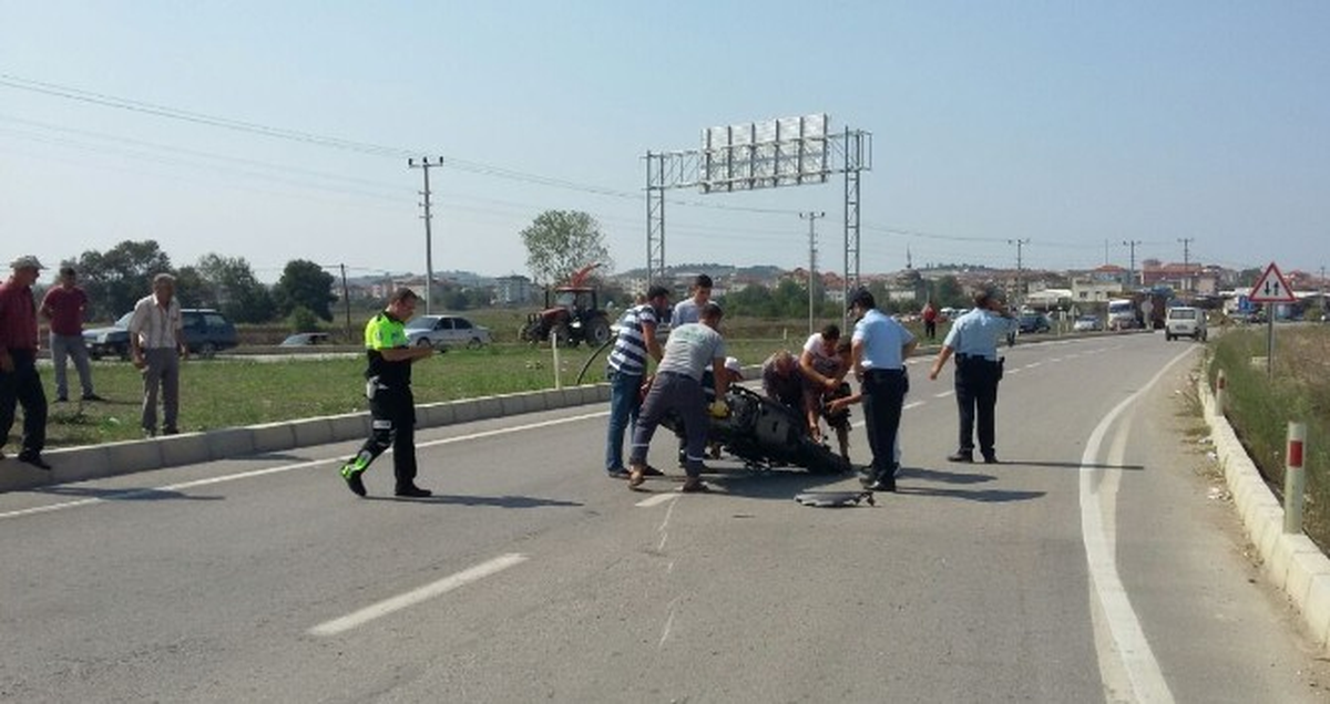 Panelvan ile Motosiklet Çarpıştı: 1 Ölü