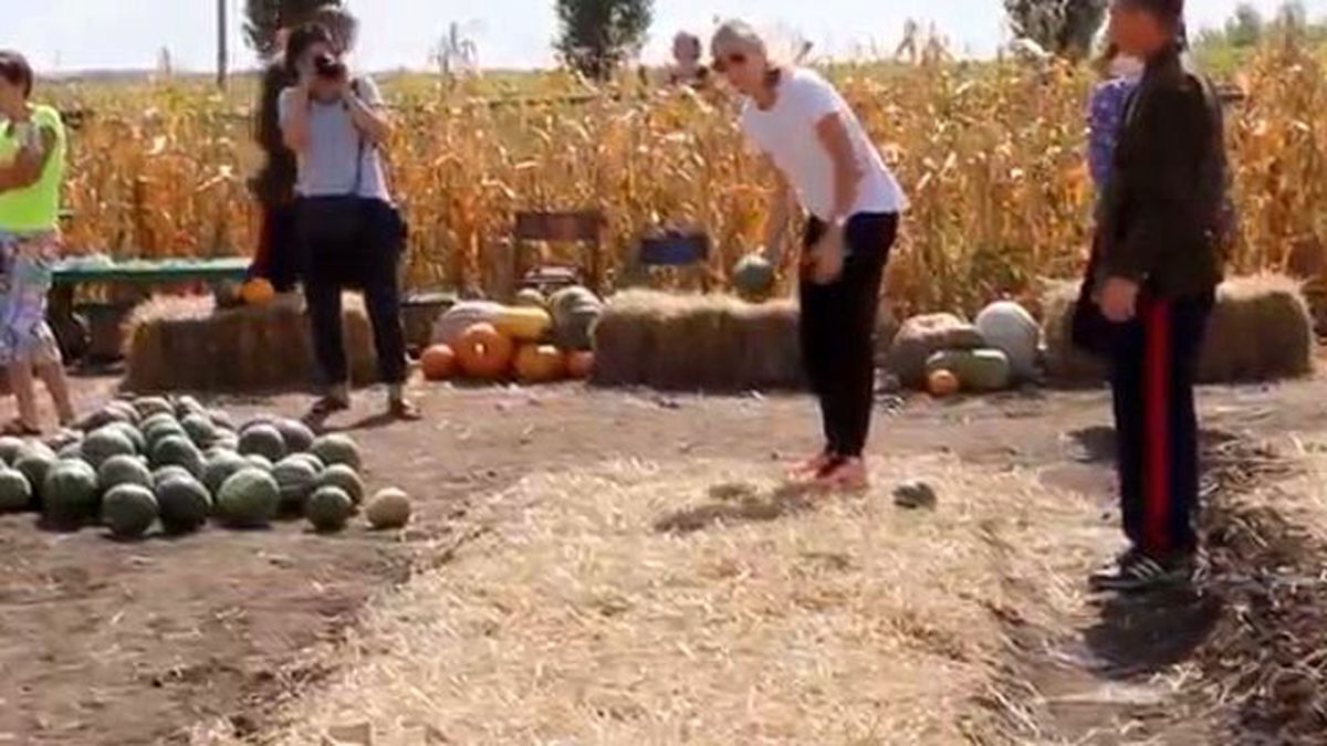 Rusya'da Karpuzla Bowling Oynadılar