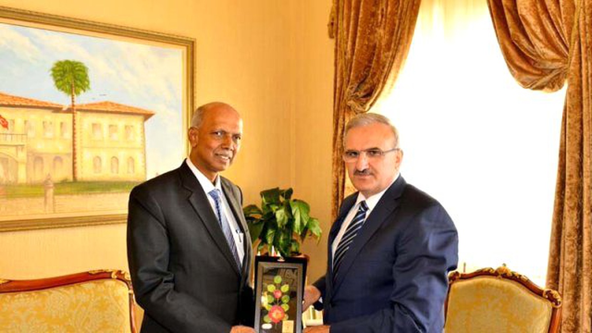 Singapur\'un Ankara Büyükelçisi Selverajah Antalya\'da