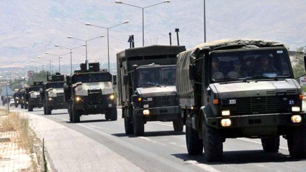 Suriye Sınırına Askeri Sevkiyat Sürüyor