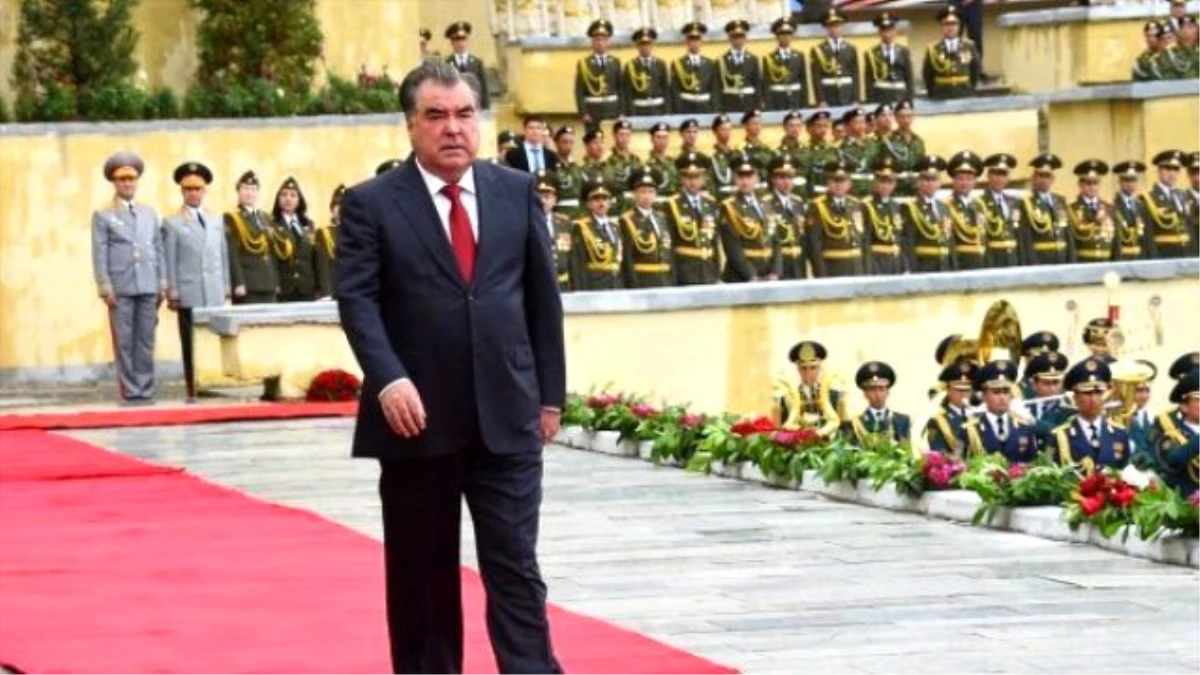 Tacikistan\'ın Bağımsızlığının 25. Yılı