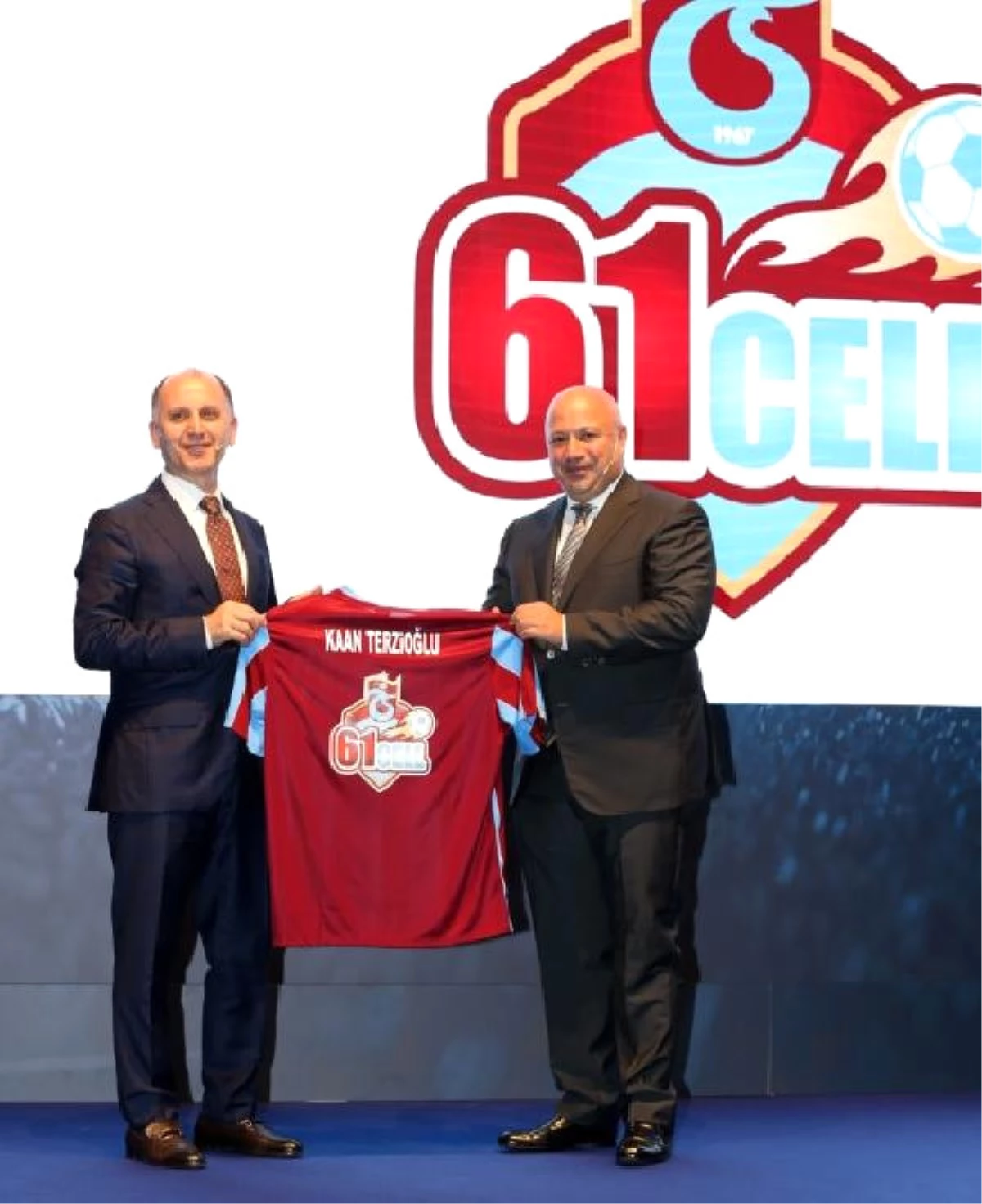 Trabzonspor Kulüp Başkanı Usta: "Trabzonspor Taraftarları, 61cell ile Birlikte Gereken Desteği...