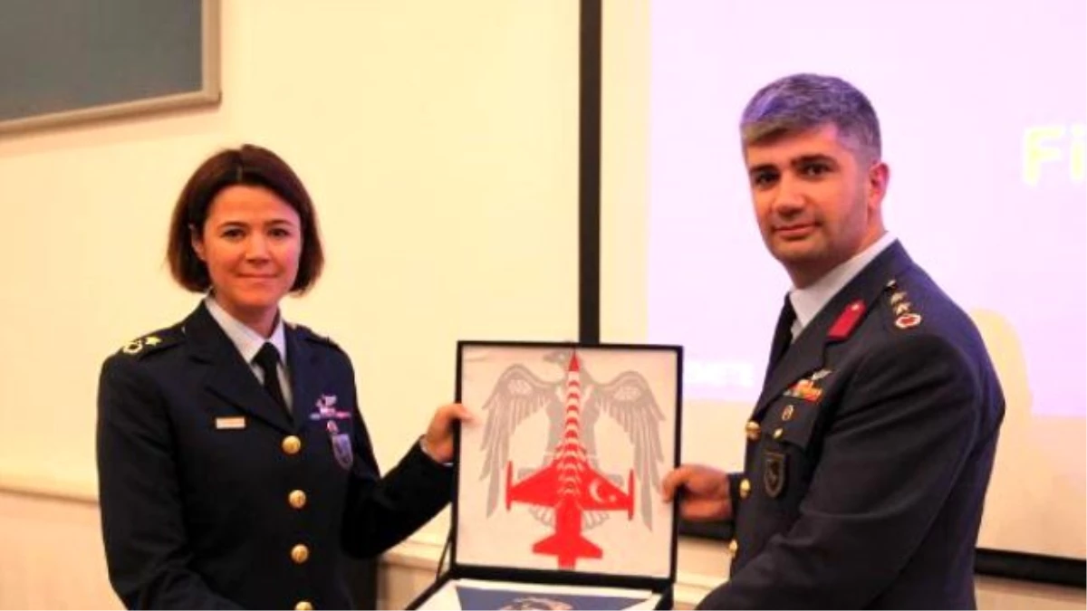 Türk Hava Kuvvetleri\'nin İlk Kadın Filo Komutanı Binbaşı Esra Özatay Oldu