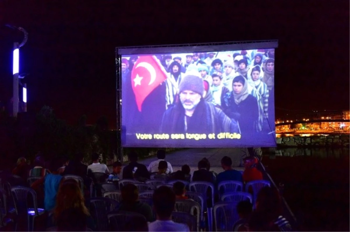 Ünye\'de Açık Hava Sinema Kültürü Canlanıyor