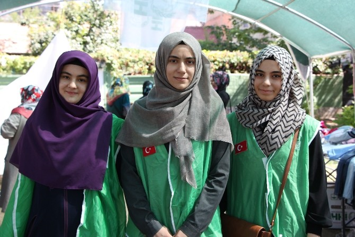 Yetimlere Bayramlık Dağıtıldı