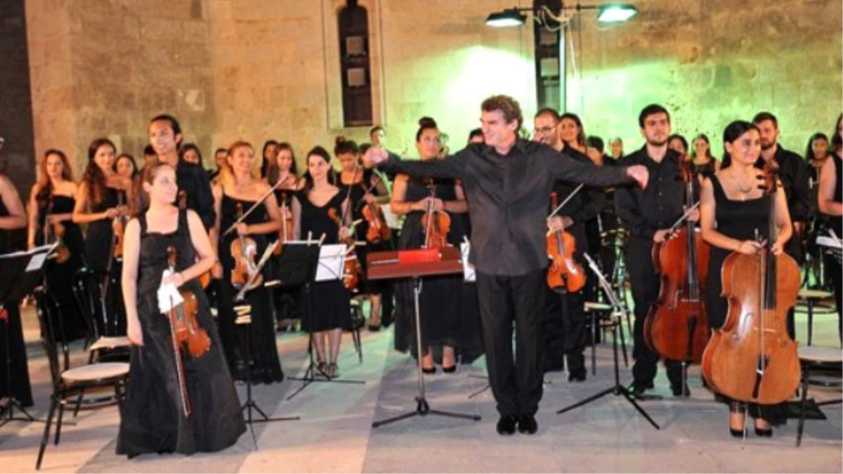 Yunan-Türk Gençlik Orkestrası İzmir\'de Konser Verdi