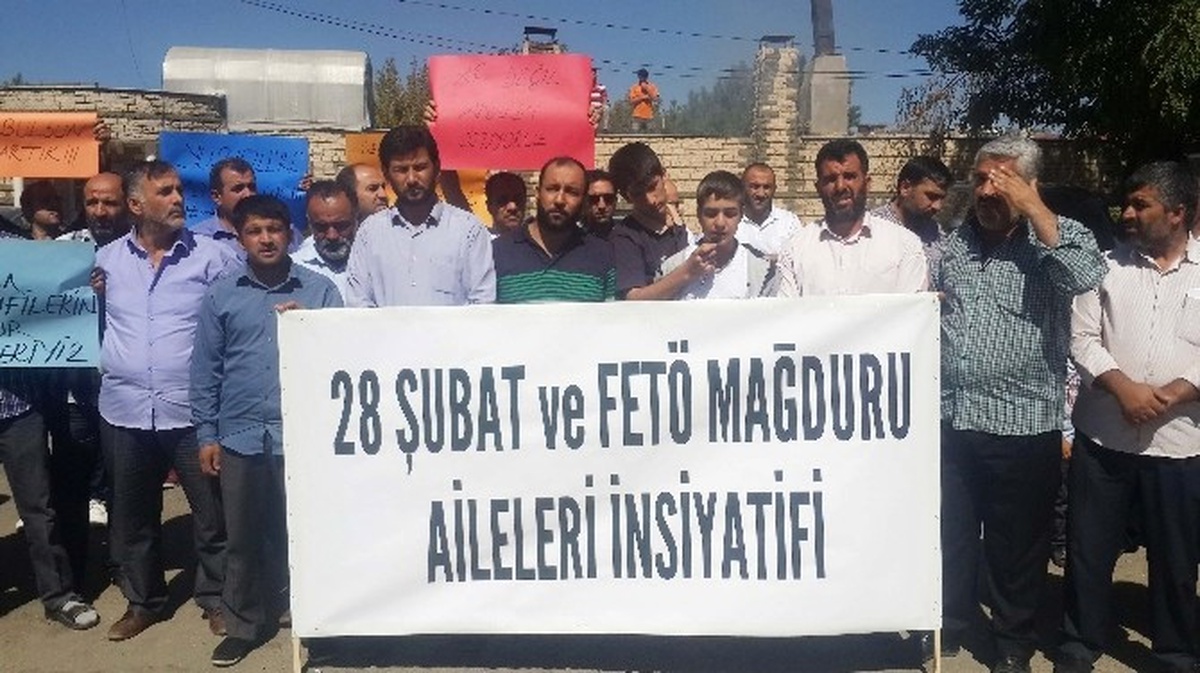 28 Şubat ve Fetö Mağduru Aileleri İnisiyatifi\'nden Basın Açıklaması
