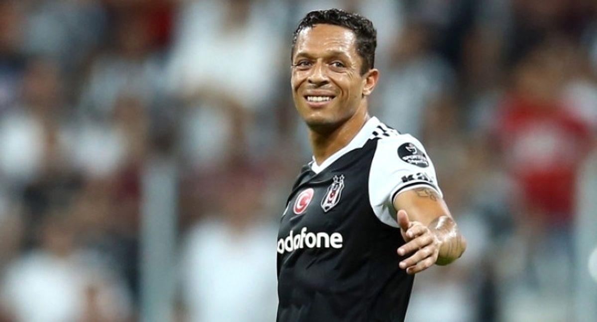 Adriano\'dan Barcelona Benzetmesi!