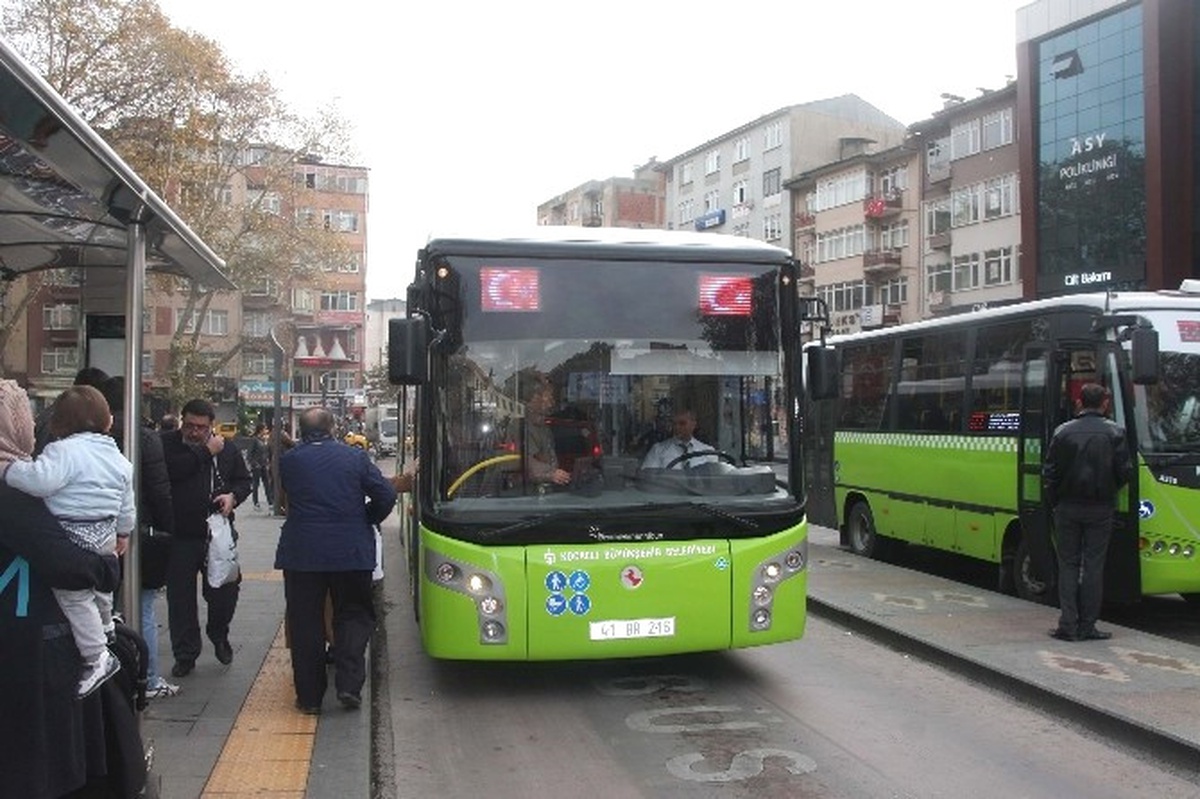 Arefe ve Bayramda Mezarlıklara Ücretsiz Ulaşım