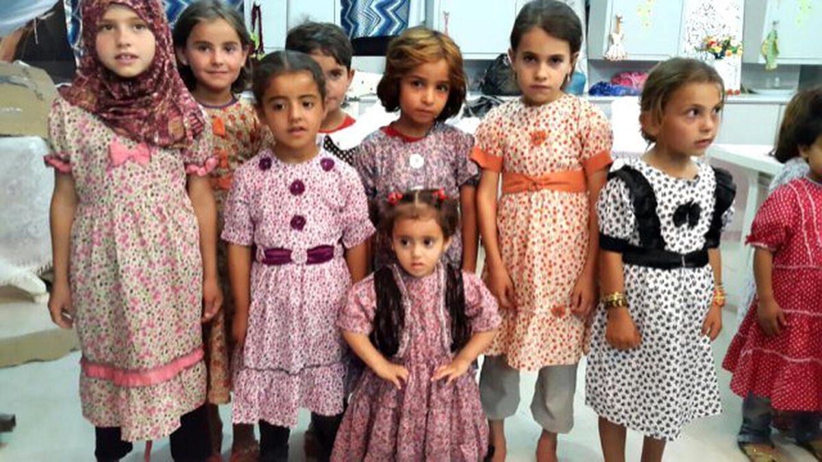 Bayramlıklar Miniklere Teslim Edildi