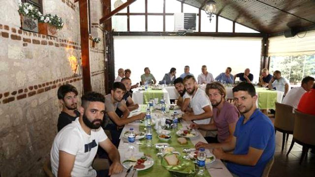 Belediye Başkanı Kesimoğlu\'ndan Kırklarelispor\'a Moral Kahvaltısı